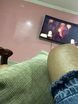 Snapshot of pinedasex777 chatting on 09/10/25, 03:28 pinedasex777 online show from 09/10/25, 03:28