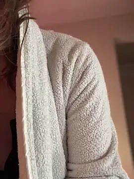 MaiseKnox online show from 01/24/25, 12:20