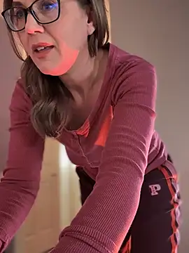 MaiseKnox online show from 03/01/25, 08:42