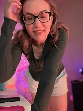 MaiseKnox online show from 03/06/25, 10:36