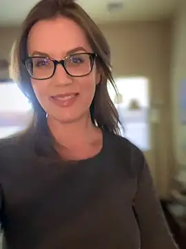 MaiseKnox online show from 09/12/25, 11:26