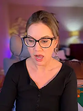 MaiseKnox online show from 02/17/26, 10:38