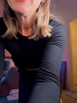 MaiseKnox online show from 03/03/26, 10:59