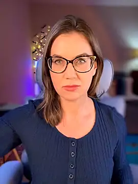 MaiseKnox online show from 03/12/26, 10:16