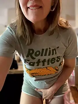 MaiseKnox online show from 04/03/26, 08:51