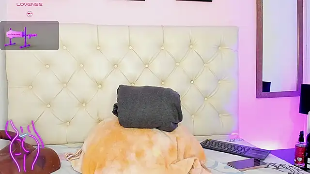 WhitneyWells online show from 03/01/26, 06:26