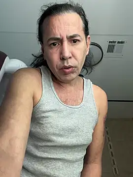 Snapshot of WolfTribe69 chatting on 02/06/26, 05:38 WolfTribe69 online show from 02/06/26, 05:38