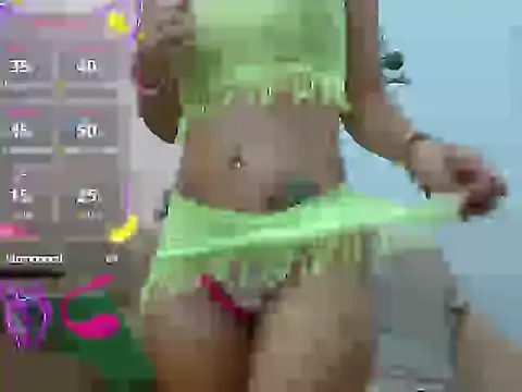 Snapshot of miss_tinnymafe chatting on 02/25/26, 12:31 miss tinnymafe online show from 02/25/26, 12:31