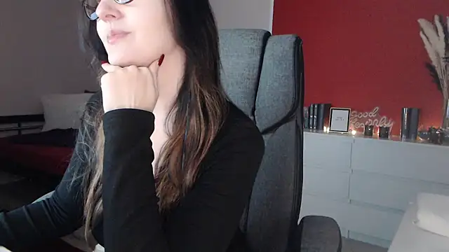 Alina Lamour online show from 10/27/25, 06:12