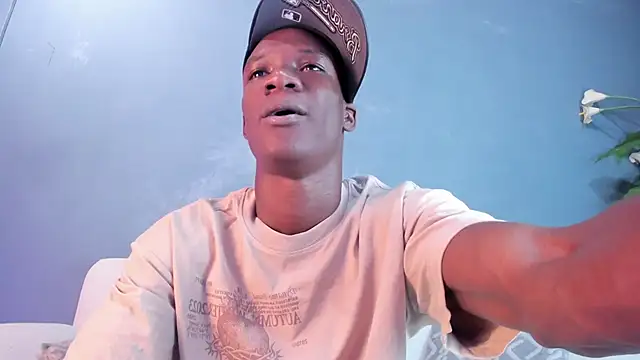 Snapshot of martin_killer chatting on 01/25/25, 01:21 martin killer online show from 01/25/25, 01:21