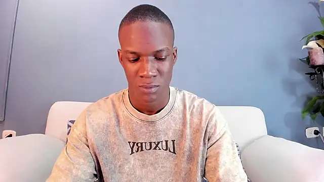 Snapshot of martin_killer chatting on 02/14/25, 01:45 martin killer online show from 02/14/25, 01:45