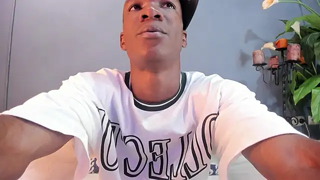 Snapshot of martin_killer chatting on 02/23/25, 01:24 martin killer online show from 02/23/25, 01:24