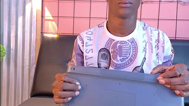 Snapshot of martin_killer chatting on 09/19/25, 01:18 martin killer online show from 09/19/25, 01:18