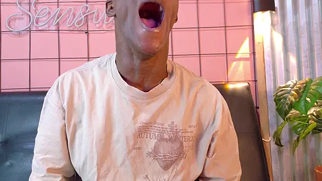 Snapshot of martin_killer chatting on 09/25/25, 01:31 martin killer online show from 09/25/25, 01:31