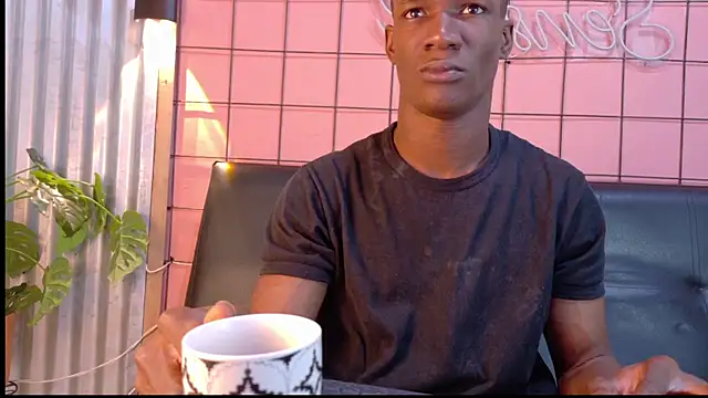 Snapshot of martin_killer chatting on 10/25/25, 01:24 martin killer online show from 10/25/25, 01:24