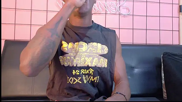 Snapshot of martin_killer chatting on 10/30/25, 01:18 martin killer online show from 10/30/25, 01:18