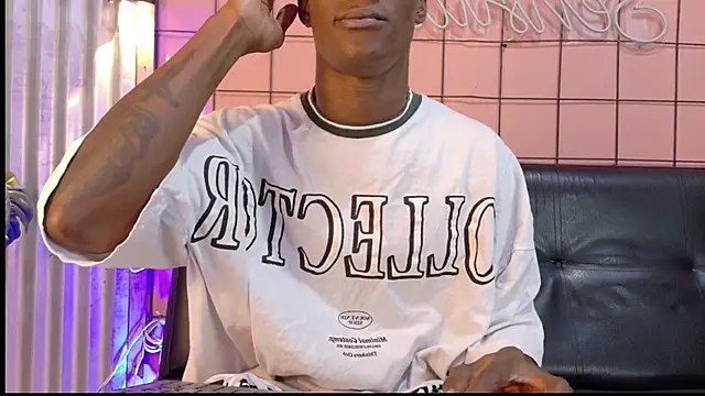 Snapshot of martin_killer chatting on 11/06/25, 01:28 martin killer online show from 11/06/25, 01:28