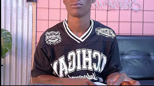 Snapshot of martin_killer chatting on 11/15/25, 01:25 martin killer online show from 11/15/25, 01:25