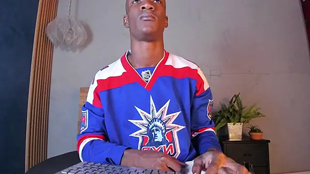 Snapshot of martin_killer chatting on 11/15/25, 07:32 martin killer online show from 11/15/25, 07:32