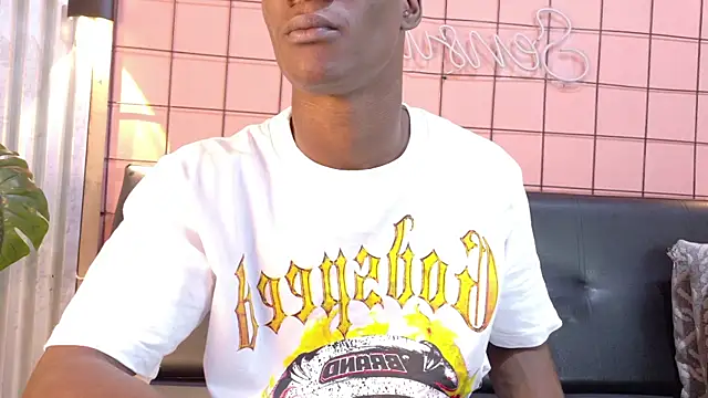 Snapshot of martin_killer chatting on 11/17/25, 01:33 martin killer online show from 11/17/25, 01:33