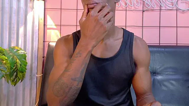 Snapshot of martin_killer chatting on 11/20/25, 01:28 martin killer online show from 11/20/25, 01:28