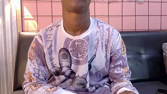 Snapshot of martin_killer chatting on 11/26/25, 01:28 martin killer online show from 11/26/25, 01:28