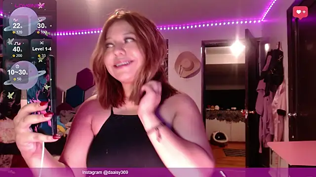 Snapshot of lil_daisy7 chatting on 04/30/26, 04:41 lil daisy7 online show from 04/30/26, 04:41