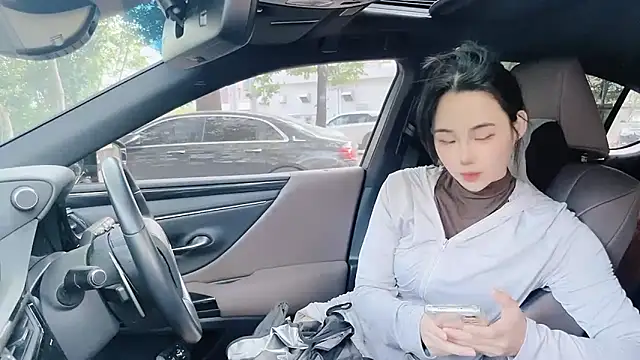 Snapshot of orla2021 chatting on 12/02/24, 01:03 orla2021 online show from 12/02/24, 01:03