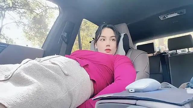 Snapshot of orla2021 chatting on 12/29/24, 04:05 orla2021 online show from 12/29/24, 04:05