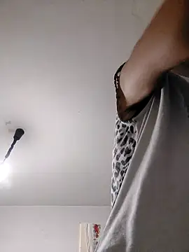 JoLeNe27 online show from 10/07/25, 05:54