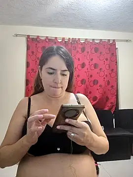 Snapshot of rosahills chatting on 12/28/24, 06:17 rosahills online show from 12/28/24, 06:17