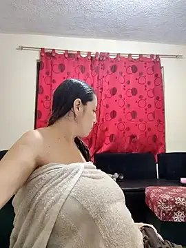 Snapshot of rosahills chatting on 01/17/25, 05:53 rosahills online show from 01/17/25, 05:53