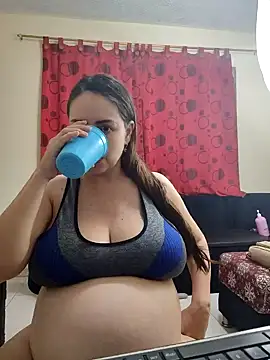 Snapshot of rosahills chatting on 02/03/25, 04:04 rosahills online show from 02/03/25, 04:04