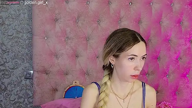 Akilla Queen online show from 05/13/26, 01:58