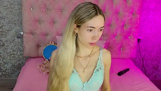 Snapshot of Akilla_Queen chatting on 06/30/26, 02:01 Akilla Queen online show from 06/30/26, 02:01