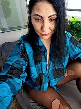 Snapshot of charrlote_love chatting on 11/02/25, 12:40 charrlote love online show from 11/02/25, 12:40