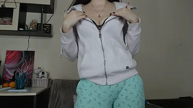 Snapshot of SugarTati chatting on 12/19/25, 08:49 SugarTati online show from 12/19/25, 08:49