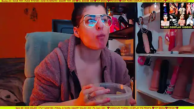 Snapshot of cuminmenowbbyx chatting on 01/01/25, 06:06 cuminmenowbbyx online show from 01/01/25, 06:06
