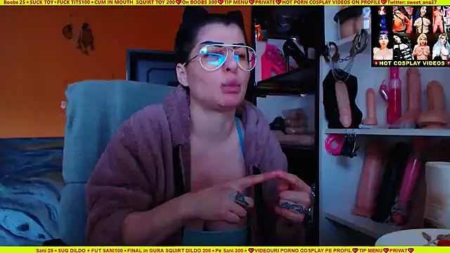Snapshot of cuminmenowbbyx chatting on 01/13/25, 01:49 cuminmenowbbyx online show from 01/13/25, 01:49