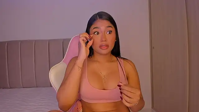 Snapshot of isa_bunny chatting on 01/15/26, 04:06 isa bunny online show from 01/15/26, 04:06