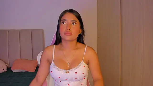 Snapshot of isa_bunny chatting on 03/03/26, 04:07 isa bunny online show from 03/03/26, 04:07