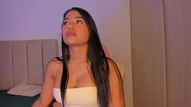 Snapshot of isa_bunny chatting on 03/06/26, 05:59 isa bunny online show from 03/06/26, 05:59