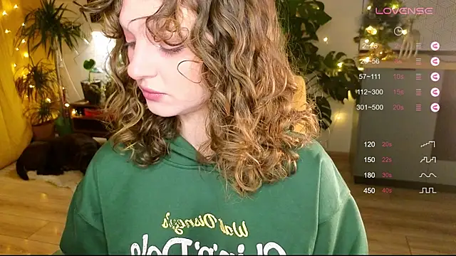 Snapshot of AliceKingsleigh chatting on 01/12/25, 04:50 AliceKingsleigh online show from 01/12/25, 04:50