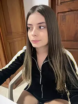 Snapshot of Miss_valeriaa chatting on 02/06/25, 11:04 Miss valeriaa online show from 02/06/25, 11:04