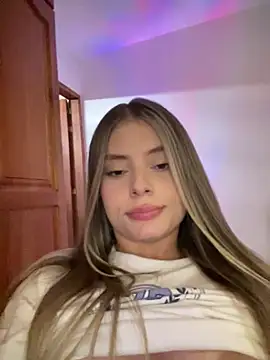 Snapshot of Miss_valeriaa chatting on 03/13/25, 04:45 Miss valeriaa online show from 03/13/25, 04:45