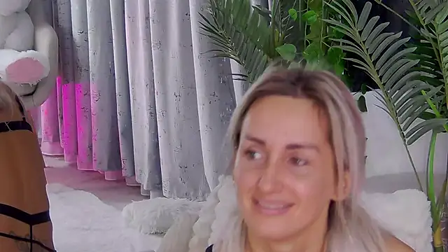 IsabelleEthan online show from 03/25/26, 01:00