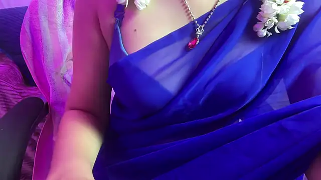 Snapshot of Queen_Angelena chatting on 01/18/26, 06:01 Queen Angelena online show from 01/18/26, 06:01