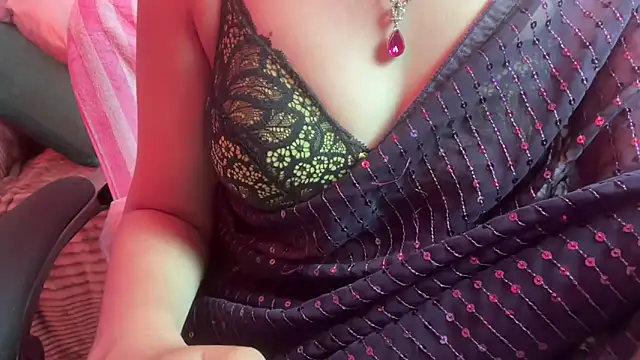 Snapshot of Queen_Angelena chatting on 02/12/26, 04:40 Queen Angelena online show from 02/12/26, 04:40