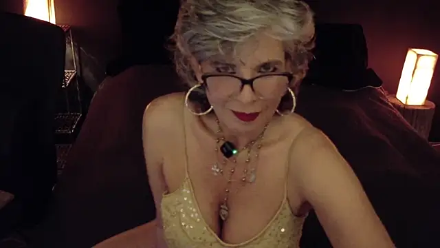 Snapshot of milfettefab chatting on 04/12/26, 12:48 milfettefab online show from 04/12/26, 12:48