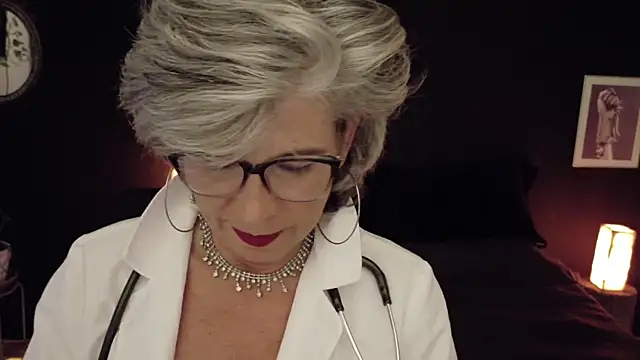 Snapshot of milfettefab chatting on 04/14/26, 12:05 milfettefab online show from 04/14/26, 12:05